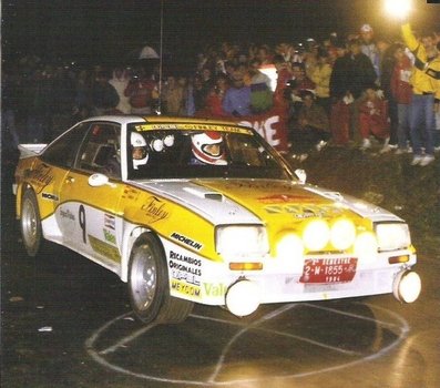 Carlos Sainz Cenamor - José Luis López Orozco
20º Rally Catalunya 1984. Opel Manta 400 (2-M-1855-P). Clasificado 2º.

El Equipo Oficial de Opel le cedió este coche sólo para este rally.
Su brillante actuación, 2º por detrás de Salvador Serviá también con Opel, y por delante de Genito Ortiz con Renault 5 Turbo, le abrió las puertas al Equipo Oficial de Renault.

Del 26 de Octubre al 28 de Octubre, Barcelona, Catalunya, España.
Superficie: asfalto.

El Rally tení­a un total de 440.65 km cronometrados.

Tomaron la salida 83 equipos, finalizaron 42.
@
Palabras clave: Carlos_Sainz;Jose-Luis_Orozco;Opel;Catalunya;grupo_B;1984