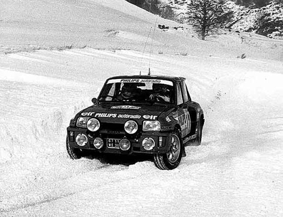 Bruno Saby - Jean-Marc Andrié
52º Rallye Automobile de Monte-Carlo 1984. Renault 5 Turbo (6711 WE 38). Abandonó por accidente quedando clasificado el 83º.

Del 21 al 27 de Enero, Monte-Carlo.
Superficie: asfalto - nieve.

El Rally tenia un total de 3328.90 km de los que 753.20 km divididos en 30 tramos eran especiales, (4 de ellas fueron cancxeladas SS3 St Jean en Royans de 39 Km, SS11 Les Savoyons - Sigoyer de 32 Km, SS12 Pont sur Barrage du Sautet de 18,40 Km, SS13 Chateau d'Ancelle - La Batie Neuve de 11,20 Km).

Se inscribieron 222 equipos, tomaron la salida 209, finalizaron 120.@
Palabras clave: ;Renault;Turbo;Montecarlo;1984;nieve;Grupo_B