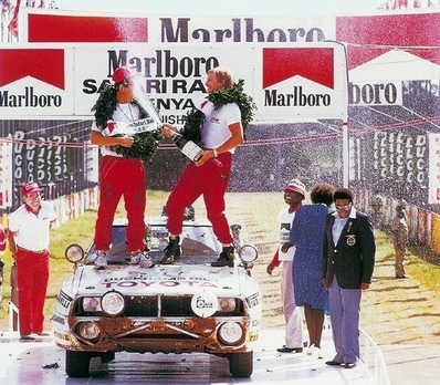 Juha Kankkunen - Fred Gallagher
33º Marlboro Safari Rally 1985. Toyota Celica TCT (K-AM 3736). Clasificado 1º.

Del 4 al 8 de Abril, Nairobi, Kenya, África.
Superficie: tierra.

El Rally tenia un total de 5167.6 km con 88 controles horarios.

Tomaron la salida 71 equipos, finalizaron 20.@

Palabras clave: ;Toyota;Celica;TCT;Safari;1985;Grupo_B;Personajes