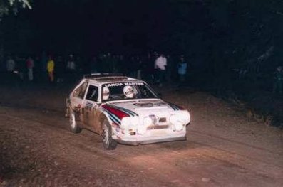 Henri Toivonen - Neil Wilson
34º Lombard RAC Rally 1985. Lancia Delta S4 (A6 37353). Clasificado 1º.

Debut con victoria en el Mundial de Rallyes del Lancia Delta S4.

Del 24 al 28 de Noviembre, Nottingham, Inglaterra.
Superficie: tierra.

El Rally tenia un total de 3507 km de los que 896.98 km divididos en 65 tramos eran especiales, (2 de ellas fueron canceladas, SS43 Kielder Forest - Ogre Hill de 12,02 Km y SS64 Nuss de 8,79 Km).

Tomaron la salida 155 equipos, finalizaron 62.@
Palabras clave: Henri_Toivonen;Neil_Wilson;Lancia;Delta;S4;Grupo_B;Gran_Bretaña;1985