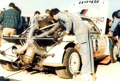 Asistencia del Equipo Peugeot Talbot Sport en el 19º Rallye de Portugal Vinho do Porto 1985
En el Peugeot 205 Turbo 16 (323 EXA 75) de Timo Salonen - Seppo Harjanne. Clasificado 1º.

Del 6 al 9 de Marzo, Estoril, Cascais, Lisboa, Portugal.
Superficie: asfalto - tierra.

El Rally tení­a un total de 2455 km de los que 730.50 km divididos en 47 tramos eran especiales.

Tomaron la salida 94 equipos, finalizaron 28.@
Palabras clave: Timo_Salonen;Seppo_Harjanne;Peugeot;Turbo;T16;Portugal;Grupo_B;Asistencias;1985