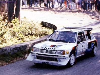 Bruno Saby - Jean - François Fauchille
29º Tour de Corse - Rallye de France 1985. Peugeot 205 T16 E2 (24 FGV 75). Clasificado 2º.
Debut en el Mundial de Rallyes del Peugeot E2.

Del 2 al 4 de Mayo, Ajaccio, Córcega, Francia.
Superficie: asfalto.

El Rally tenia un total de 1603.00 km de los que 1122.25 km divididos en 30 tramos eran especiales, (1 de ellos fue cancelado, SS5 Sartene - Zonza de 44.23 km, por el fatal accidente de Attilio Bettega en el tramo anterior, SS4 Zerubia - Santa Giulia de 30.60 km).

Tomaron la salida 139 equipos, finalizaron 45.@
Palabras clave: ;Peugeot;Grupo_B;Corcega;1985