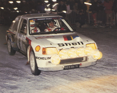 Timo Salonen - Seppo Harjanne
53º Rallye Automobile de Monte-Carlo 1985. Peugeot 205 Turbo 16 (323 EXA 75). Clasificado 3º.

Del 26 de Enero al 1 de Febrero, Monte-Carlo.
Superficie: asfalto -nieve.

El Rally tenía un total de 3999 km de los que 852 km divididos en 34 tramos eran especiales (1 de ellos fue cancelado SS17).

Tomaron la salida 117 equipos, finalizaron 68.@
Palabras clave: Timo_Salonen;Seppo_Harjanne;Peugeot;Turbo;T16;Montecarlo;Turini;Grupo_B;nieve;1985