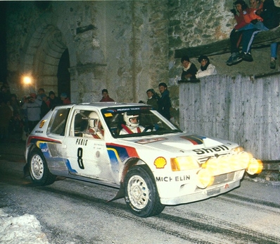 Bruno Saby - Jean - François Fauchille
53º Rallye Automobile de Monte-Carlo 1985. Peugeot 205 Turbo 16 (123 FBL 75). Clasificado 5º.

Del 26 de Enero al 1 de Febrero, Monte-Carlo.
Superficie: asfalto - nieve.

El Rally tenía un total de 3999 km de los que 852 km divididos en 34 tramos eran especiales (1 de ellos fue cancelado SS17).

Tomaron la salida 117 equipos, finalizaron 68.@
Palabras clave: ;Peugeot;Turbo16;Montecarlo;1985