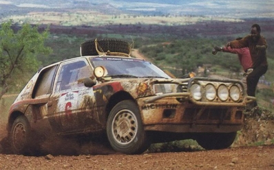 Timo Salonen - Seppo Harjanne
33º Marlboro Rally Safari 1985. Peugeot 205 Turbo 16 (123 FBL 75). Clasificado 7º.

Del 4 al 8 de Abril, Nairobi, Kenya, África.
Superficie: tierra.

El Rally tenia un total de 5167.6 km con 88 controles horarios.

Tomaron la salida 71 equipos, finalizaron 20.@
Palabras clave: Timo_Salonen;Seppo_Harjanne;Peugeot;Turbo;T16;Safari;Grupo_B;1985