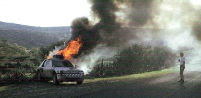 Ari Vatanen - Terry Harryman
33º Marlboro Safari Rally 1985. Peugeot 205 Turbo 16 (704 EXC 75). Abandonó por junta de culata y posterior incendio del coche en CH 65.

Del 4 al 8 de Abril, Nairobi, Kenya, África.
Superficie: tierra.

El Rally tenia un total de 5167.6 km con 88 controles horarios.

Tomaron la salida 71 equipos, finalizaron 20.@
Palabras clave: ;Terry_Harryman;Peugeot;T16;Grupo_B;Safari;crash;1985