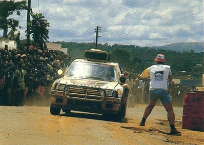 Ari Vatanen - Terry Harryman
33º Marlboro Safari Rally 1985. Peugeot 205 Turbo 16 (704 EXC 75). Abandonó por junta de culata y posterior incendio del coche en CH 65.

Del 4 al 8 de Abril, Nairobi, Kenya, África.
Superficie: tierra.

El Rally tenia un total de 5167.6 km con 88 controles horarios.

Tomaron la salida 71 equipos, finalizaron 20.@
Palabras clave: ;Terry_Harryman;Peugeot;T16;Grupo_B;Safari;1985
