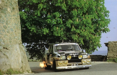 François Chatriot - Michel Périn
30º Tour de Corse 1986. Renault 5 Maxi Turbo (27 FJE 759). Clasificado 2º.

Del 1 al 3 de Mayo, Ajaccio, Córcega, Francia.
Superficie: asfalto.
El Rally tenia un total de 1551.00 km de los que 1122.34 km divididos en 30 tramos eran especiales. (4 de ellos fueron cancelados. SS12 Figarella - Cardo de 15.75 Km, SS18 Corte - Taverna de 26.84 Km, SS19 Moltifao - Speloncato de 38.16 Km y SS20 Corbara - Calenzana de 23.69 Km. Los 3 últimos por el fatal accidente de Henri y Sergio).
Tomaron la salida 122 equipos, finalizaron 31.

En esta edición habí­an 5 tramos de 50 o mas Km cronometrados, SS7 Cozzano - Col de la Serra de 50.84, SS8 Muracciole - Abbazia de 50.00, SS10 Pont d'Altiani - Pont St Laurent de 56.01, SS14 Prunelli - San Pancrazio de 55.67 y SS17 Campe Militaire - Corte de 58.14. Uno de mas de 70 km, SS23 Saint Roch - Suaricchio de 78.19, y otro, el último, SS30 Liamone - Suaricchio de 83.16 Km.

Aquí dejo los kilómetros de cada uno de los 30 tramos del Rally:

1ª ETAPA (01-Mayo-1986)
SS1 Verghia - Pont de la Masina de 38.09 km
SS2 Sainte Marie Sicche - Moca 1 de 23.96 km
SS3 Petreto - Aullene 1 de 20.03 km
SS4 Zerubia - Santa Giulia de 30.60 km
SS5 Sartene - Zonza de 44.23 km
SS6 Aullene - Zicavo de 25.59 km
SS7 Cozzano - Col de la Serra de 50.84 km
SS8 Muracciole - Abbazia de 50.00 km
SS9 Campo al Quarcio - Ponte de Noceta de 33.77 km
SS10 Pont d'Altiani - Pont St Laurent de 56.01 km
SS11 Ponte Rosso - Borgo de 42.29 km

TOTAL ETAPA 415.41 km

2ª ETAPA (02 Mayo-1986)
SS12 Figarella - Cardo (cancelado) de 15.75 km
SS13 Saint Florent - Col de San Stefano de 26.81 km
SS14 Prunelli - San Pancrazio de 55.67 km
SS15 Folelli - Santa Lucia di Moriani de 18.49 km
SS16 Moriani Plage - Orsoni de 20.10 km
SS17 Campe Militaire Corte de 58.14 km
SS18 Corte - Taverna (cancelado) de 26.84 km
SS19 Moltifao - Speloncato (cancelado) de 38.16 km
SS20 Corbara - Calenzana (cancelado) de 23.69 km

TOTAL ETAPA 283.65 km

3ª ETAPA (03-Mayo-1986)
SS21 Norte Dame de la Serra - Pont du Fango de 28.77 km
SS22 Fango - Ota de 48.59 km
SS23 Saint Roch - Suaricchio de 78.19 km
SS24 Tavera - Pont de Mezzana de 30.57 km
SS25 Sainte Marie Sicche - Moca 2 de 23.96 km
SS26 Petreto - Aullene 2 de 20.03 km
SS27 Sorbollano - Santa Giulia de 35.59 km
SS28 Calvese - Agosta Plage de 38.69 km
SS29 Plaine de Peri - Capiglioli de 35.73 km
SS30 Liamone - Suaricchio 83.16 km

TOTAL ETAPA 423.28 km.
SUMANDO LAS TRES ETAPAS, ESTAMOS HABLANDO DE 1122.34 KM CRONOMETRADOS... UNA SALVAJADA...@
Palabras clave: ;Renault;Maxiturbo;Grupo_B;Còrcega;1986;Corse