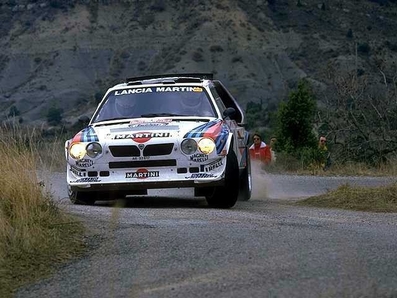 Markku Alén - Ilkka Kivimaki
54º Rallye Automobile de Monte-Carlo 1986. Lancia Delta S4 (A6 37617). Abandonó por el árbol de levas en SS16 St Nazaire le Desert de 23.70 Km.

Del 18 al 24 de Enero, Monte-Carlo.
Superficie: asfalto - nieve.

El Rally tenía un total de 3984.00 km, de los que 881.20 km divididos en 36 tramos eran especiales.

Tomaron la salida 156 equipos, finalizaron 65.@
Palabras clave: Markku_Alen;Lancia;Montecarlo;Grupo_B;Delta;S4;1986