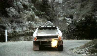 Markku Alén - Ilkka Kivimaki
54º Rallye Automobile de Monte-Carlo 1986. Lancia Delta S4 (A6 37617). Abandonó por el árbol de levas en SS16 St Nazaire le Desert de 23.70 Km.

Del 18 al 24 de Enero, Monte-Carlo.
Superficie: asfalto - nieve.

El Rally tenía un total de 3984.00 km, de los que 881.20 km divididos en 36 tramos eran especiales.

Tomaron la salida 156 equipos, finalizaron 65.@
Palabras clave: Markku_Alen;Lancia;Montecarlo;Grupo_B;Delta;S4;1986