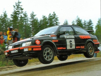 Ari Vatanen - Terry Harryman
37º 1000 Lakes Rally 1987. Ford Sierra RS Cosworth (D373 TAR). Clasificado 2º.

Del 27 al 30 de Agosto, Jyväskylä, Finlandia.
Superficie: tierra.

El Rally tenia un total de 1691.45 km de los que 504.29 km divididos en 52 tramos eran especiales (uno de ellos fue cancelado SS49 Arvaja 2 de 9.83 km).

Se inscribieron 170 equipos, tomaron la salida 165, finalizaron 66.@
Palabras clave: ;Terry_Harryman;Ford;Sierra;RS;Cosworth;Finlandia;1987