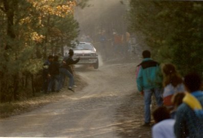 Juha Kankkunen - Juha Piironen
27º Rallye España - Catalunya Costa Brava 1991. Lancia Delta Integrale 16V (TO 76856R). Clasificado 2º.
(Primer año válido para el Campeonato Mundial de Rallyes).

Del 10 al 13 de Noviembre, Lloret de Mar, Girona, Catalunya, España.
Superficie: asfalto - tierra.

El Rally tenia un total de 1606.98 km de los que 594.01 km divididos en 35 tramos eran especiales, (2 de ellos fueron cancelados SS4 Sant Hilari - Osor de 13.57 Km y SS29 Riera de Merles de 14.36 Km).

Tomaron la salida 76 equipos, finalizaron 33.

PHOTO en SS34 Sta. Coloma - St. Feliu de Buixalleu de 27,85 km.
(Foto 1 de 5)

© Jaume Jorba
@
Palabras clave: Juha_Kankkunen;Juha_Piironen;Lancia;Delta;HF;Integrale;Catalunya;1991;España;Spain