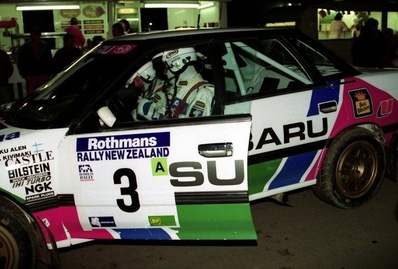 Markku Alén - Ilkka Kivimaki
21º Rothmans Rally New Zealand 1991. Subaru Legacy RS (H640 JBW). Clasificado 4º.

Del 26 al 30 de Junio, Auckland, Nueva Zelanda.
Superficie: tierra.

El Rally tenia un total de 630.66 km cronometrados divididos en 40 tramos especiales.

Tomaron la salida 61 equipos, finalizaron 31.@
Palabras clave: Markku_Alen;Subaru;Legacy;RS;Nueva_Zelanda;1991