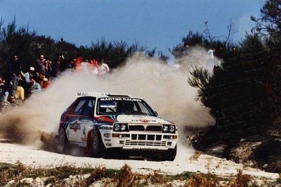 Juha Kankkunen - Juha Piironen
26º Rallye de Portugal - Vinho do Porto 1992. Lancia Delta HF Integrale (TO 53226S). Clasificado 1º.

Del 3 al 7 de Marzo, Portugal.
Superficie: tierra.

El Rally tenia un total de 2211.17 km de los que 577.38 km divididos en 40 tramos, eran especiales.

Se inscribieron 114 equipos, tomaron la salida 100, finalizaron 31.
Palabras clave: Juha_Kankkunen;Juha_Piironen;Lancia;Delta;HF;Integrale;Portugal;1992