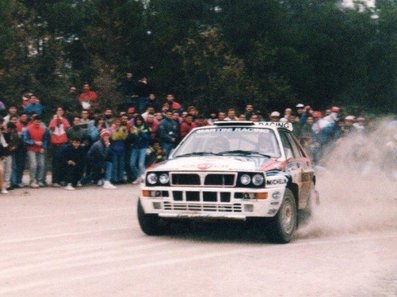 Juha Kankkunen - Juha Piironen
28º Rallye de España - Catalunya - Costa Brava 1992. Lancia Delta HF Integrale (TO 13718T). Clasificado 2º.

Del 8 al 11 de Noviembre, Lloret de Mar, Girona, Catalunya, España.
Superficie: asfalto - tierra.

El Rally tenia un total de 1,505.08 km de los que 519.65 km divididos en 29 tramos eran especiales (uno de ellos fue cancelado, SS7)..

Tomaron la salida 74 equipos, finalizaron 31.@
Palabras clave: Juha_Kankkunen;Juha_Piironen;Lancia;Delta;HF;Integrale;Catalunya;1992;España;Spain