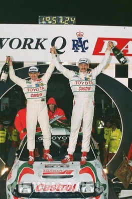 Juha Kankkunen - Nicky Grist
49º Network Q RAC Rally 1993. Toyota Celica Turbo 4WD -ST185- (K-AM 828). Clasificado 1º.

Del 21 al 24 de Noviembre, Birmingham, Inglaterra.
Superficie: tierra - nieve.

El Rally tenia un total de 2628.12 km de los que 547.94 km divididos en 35 tramos eran especiales.

Se inscribieron 171 equipos, tomaron la salida 165, finalizaron 94.@
Palabras clave: ;Toyota;Celica;Gran_Bretaña;detalles;1993
