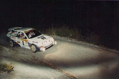 François Delecour - Daniel Grataloup
62º Rallye Automobile de Monte-Carlo 1994. Ford Escort RS Cosworth (L730 ONO). Clasificado 1º.

Del 22 al 27 de Enero, Monte-Carlo.
Superficie: asfalto - nieve.

El Rally tenia un total de 3058.00 km de los que 588.43 km divididos en 22 tramos eran especiales.

Se inscribieron 195 equipos, tomaron la salida 186, finalizaron 94.@
Palabras clave: ;Ford;Escort;RS;Cosworth;Montecarlo;1994