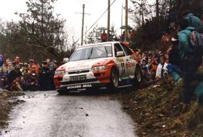 Jesus (Chus) Puras - Alex Romaní
62º Rallye Automobile de Monte-Carlo 1994. Ford Escort RS Cosworth (J799 BVW). Clasificado 9º.

Del 22 al 27 de Enero, Monte-Carlo.
Superficie: asfalto - nieve.

El Rally tenia un total de 3058.00 km de los que 588.43 km divididos en 22 tramos eran especiales.

Se inscribieron 195 equipos, tomaron la salida 186, finalizaron 94.@
Palabras clave: ;Ford;Escort;RS;Cosworth;Montecarlo;1994