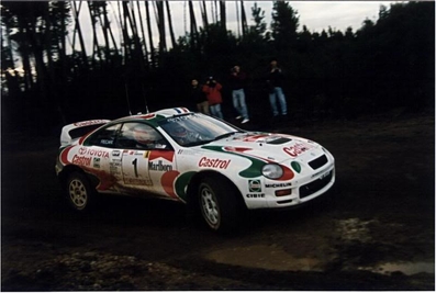 Didier Auriol - Bernard Occelli
29º TAP Rallye de Portugal 1995. Toyota Celica GT-Four -ST205- (K-AM 6215). Clasificado 5º.

Del 8 al 10 de Marzo, Figueira da Foz, Coimbra, Portugal.
Superficie: tierra.

El Rally tenia un total de 1,689.99 Km de los que 482.87 Km divididos en 33 tramos eran especiales (2 de ellos fueron cancelados SS24 y SS27 Secarias 1 y 2 de 7.91 Km, total 15.82 km cancelados).

Se inscribieron 120 equipos,tomaron la salida 114, finalizaron 39.@
Palabras clave: Didier_Auriol;Toyota;Celica;GT;Portugal;ST205;1995