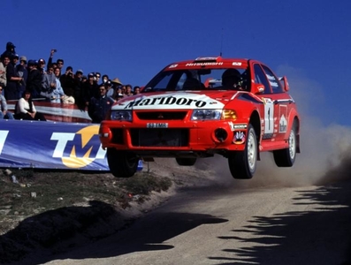 Tommi Mäkinen - Risto Mannisenmaki
33º TAP Rallye de Portugal 1999. Mitsubishi Lancer Evo VI (S3 TMR). Clasificado 5º.
Marlboro Mitsubishi Ralliart

Del 21 al 24 de Marzo, Matosinhos, Porto, Portuigal.
Superficie: tierra.

El Rally tení­a un total de 1768.61 km de los que 399.51 km divididos en 23 tramos eran especiales (dos de ellos fueron cancelados SS18 Arganil - Coja 2 de 20.96 km y SS19 Salgueiro - Gois 2 de 19.70 km).

Se inscribieron 117 equipos, tomaron la salida 117, finalizaron 56.@
Palabras clave: Mitsubishi;Lancer;Portugal;1999;
