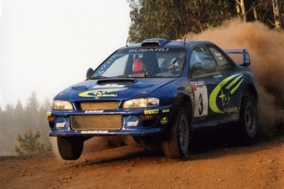 Richard Burns - Robert Reid
34º TAP Rallye de Portugal 2000. Subaru Impreza S6 WRC 00 (W 18 SRT). Clasificado 1º.
Debut con victoria del Subaru Impreza WRC 2000.

Del 16 al 19 de Marzo, Matosinhos, Porto, Portugal.
Superficie: tierra.

El Rally tenia un total de 1,646.96 Km de los que 398.35 Km divididos en 23 tramos eran especiales.

Se inscribieron 117 equipos, tomaron la salida 114, finalizaron 48.@
Palabras clave: Richard_Burns;Robert_Reid;Subaru;Impreza;WRC;Portugal;2000