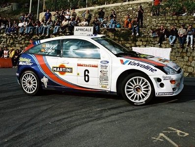 Carlos Sainz - Luís Moya
42º Rallye Sanremo - Rallye d'Italia 2000. Ford Focus WRC '00 (V10 FMC). Clasificado 5º.

Del 19 al 22 de Octubre, Sanremo.
Superficie: asfalto.

El Rally tenia un total de 1065.75 Km de los que 382.79 Km divididos en 17 tramos eran especiales (uno de ellos fue cancelado SS15 Langan 2 de 37.81 Km.

Se inscribieron 123 equipos, tomaron la salida 115, finalizaron 62.@
Palabras clave: Carlos_Sainz;Luis_Moya;Ford;Focus;WRC;Sanremo;2000