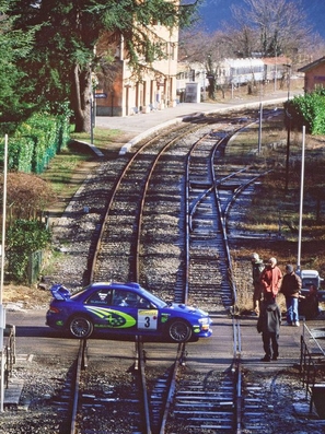 Richard Burns - Robert Reid
68º Rallye Automobile de Monte-Carlo 2000. Subaru Impreza S5 WRC '99 (T15 SRT). Abandonó por motor al no arrancar en el inicio de la 2ª etapa. 

Del 19 al 22 de Enero, Monte-Carlo.
Superficie: asfalto - nieve

El Rally tenía un total de 1434.85 km de los que 412.81 km divididos en 15 tramos eran especiales (uno de ellos fue cancelado SS6 L'Epine - Rosans de 31.40 km).

Tomaron la salida 92 equipos, finalizaron 59.@
Palabras clave: Richard_Burns;Robert_Reid;Subaru;Impreza;WRC;Montecarlo;2000