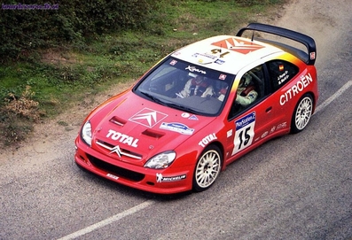 Jesus "Chus" Puras - Marc Marti
45º Rallye Tour de Corse-Rallye de Francia 2001. Citröen Xsara WRC (32 CSP 92). Clasificado 1º.

Por delante de Gilles Panizzi - Herve Panizzi con Peugeot 206WRC (286 NNN 75) a 17" 5 y de Didier Auriol - Denis Giraudet también con Peugeot 206WRC (341 NQZ 75) a 1' 11" 9.

Del 18 al 21 de Octubre, Ajaccio
Superficie: asfalto.

El Rally constaba de 3 etapas y un total de 903.50 Km de los que 394.04 Km divididos en 16 tramos eran especiales (uno de ellos fue cancelado SS5 Ocana - Radicale 2 de 27.64 Km por el accidente de Tommi Makinen).

Se inscribieron 93 equipos, tomaron la salida 85, finalizaron 50.
@
Palabras clave: ;Citroen;Xsara;WRC;Corcega;2001;Corse