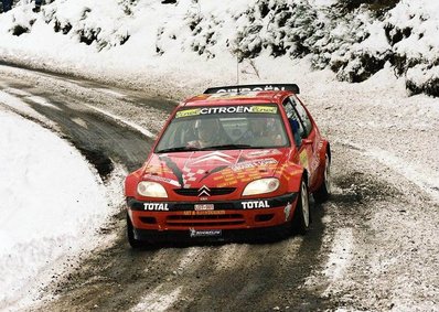 Sébastien Loeb - Daniel Elena
69º Rallye Automobile de Monte-Carlo 2001. Citröen Saxo Kit Car (LDT-001). Clasificado 15º.

Del 18 al 21 de Enero, Mónaco.
Superficie: asfalto - nieve.

El Rally tenia un total de 1738.81 km de los que 392.18 km divididos en 15 tramos eran especiales, (una de ellas fue cancelada SS10 Comps 2 de 20.53 Km).

Se inscribieron 60 equipos, tomaron la salida 56, finalizaron 27.@
Palabras clave: Sebastien_Loeb;Daniel_Elena;Citroen;Saxo;Montecarlo;2001;nieve