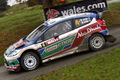 Jari-Matti Latvala - Miikka Anttila
67º Rally de Gales GB 2011. Ford Fiesta RS WRC (PX60 AVM). Clasificado 1º.

Del 10 al 13 de Noviembre, Llandudno, Cardiff.
Superficie: tierra.

El Rally tenia un total de 1860.80 km de los que 353.53 km divididos en 4 etapas y 23 tramos eran especiales.

Tomaron la salida 74, finalizaron 39.@
Palabras clave: ;Miikka_Anttila;Ford;Fiesta;RS;WRC;Gran_Bretaña;Gales;2011