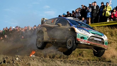 Jari-Matti Latvala - Miikka Anttila
67º Rally de Gales GB 2011. Ford Fiesta RS WRC (PX60 AVM). Clasificado 1º.

Del 10 al 13 de Noviembre, Llandudno, Cardiff.
Superficie: tierra.

El Rally tenia un total de 1860.80 km de los que 353.53 km divididos en 4 etapas y 23 tramos eran especiales.

Tomaron la salida 74, finalizaron 39.@
Palabras clave: ;Miikka_Anttila;Ford;Fiesta;RS;WRC;Gran_Bretaña;Gales;2011;