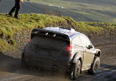 Jari-Matti Latvala - Miikka Anttila
67º Rally de Gales GB 2011. Ford Fiesta RS WRC (PX60 AVM). Clasificado 1º.

Del 10 al 13 de Noviembre, Llandudno, Cardiff.
Superficie: tierra.

El Rally tenia un total de 1860.80 km de los que 353.53 km divididos en 4 etapas y 23 tramos eran especiales.

Tomaron la salida 74, finalizaron 39.@
Palabras clave: ;Miikka_Anttila;Ford;Fiesta;RS;WRC;Gran_Bretaña;Gales;2011