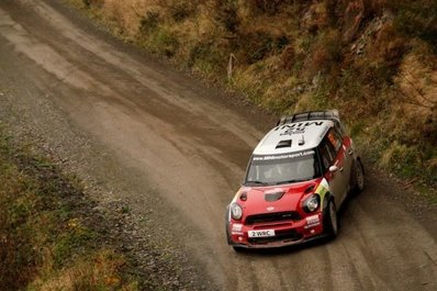 Kris Meeke - Nagle Paul
67º Rally de Gales GB 2011. Mini John Cooper Works WRC (2 WRC). Clasificado 4º.

Del 10 al 13 de Noviembre, Llandudno, Cardiff.
Superficie: tierra.

El Rally tenia un total de 1860.80 km de los que 353.53 km divididos en 4 etapas y 23 tramos eran especiales.

Tomaron la salida 74, finalizaron 39.@
Palabras clave: Kris_Meeke;Nagle_Paul;Mini;Cooper;Gran_Bretaña;Gales;2011