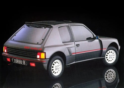 Peugeot 205 T16
Homologado de calle.(200 unidades).
Palabras clave: Peugeot;T16