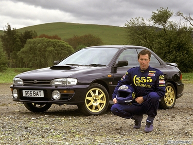 Colin McRae
Detrà¡s un Subaru Impreza de calle.
Palabras clave: ;Impreza;Subaru;Personajes