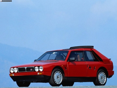 LANCIA DELTA S4
Para correr en el Campeonato Mundial de Rallys, era preciso que las marcas fabricaran 200 unidades homologadas de calle.
Palabras clave: Grupo_B;Lancia;Delta;S4