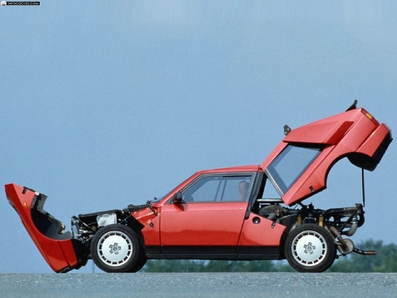 LANCIA DELTA S4
Para correr en el Campeonato Mundial de Rallys, era preciso que las marcas fabricaran 200 unidades homologadas de calle.
Palabras clave: Grupo_B;Lancia;Delta;Detalles