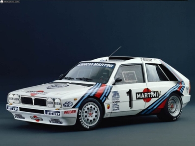 LANCIA DELTA S4
Motor de cuatro cilindros con 1,759 cc. 

Oficialmente el automovil producí­a 550 caballos de fuerza (410 kW), pero podía producir casi los 600, acelerando en pisos de grava de 0 a 100 km/h en sólo 2,3 segundos. 

Carrocerí­a de Kevlar y fibra de carbono.

El chasis es una célula central tubular de acero, con dos sub-chasis reforzados en tubo de titanio que montaban las suspensiones delantera y trasera.
Palabras clave: Grupo_B;Lancia;Delta;S4
