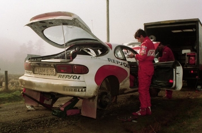 Carlos Sainz Cenamor - Luís Rodríguez Moya
Asistencia Toyota. 22º Rally de Nueva Zelanda 1992. Toyota Celica Turbo 4WD. Clasificado 1º
Palabras clave: ;Luis_Moya;Toyota;Celica;Turbo;Asistencias;Nueva_Zelanda;1992