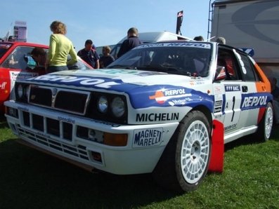 Lancia Delta HF Integrale REPSOL
(Reuniòn coches mà­ticos).
Equipaciòn del 29º Rally Catalunya-Costa Brava de 1993 para Carlos Sainz - Luis Moya.
Palabras clave: Carlos_Sainz;Luis_Moya;Lancia;Delta;HF;Integrale;Catalunya;1993