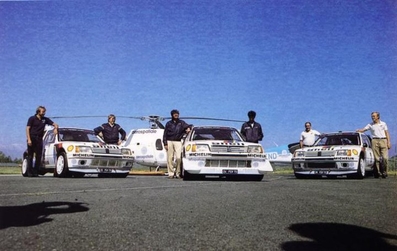 Equipo Peugeot Talbot Sport 1985
Peugeot 205 T16. 
Timo Salonen - Seppo Harjanne. (Izquierda).
Bruno Saby - Jean Francoise Fauchille (Piloto de asfalto,centro).
Ari Vatanen - Terry Harryman. (Derecha).
Palabras clave: Timo_Salonen;Seppo_Harjanne;Peugeot;Turbo;T16;Terry_Harryman;1985;Personajes