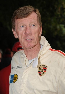 Walter Röhrl
Campeòn del Mundo el 1980 y 1982.(Nacionalidad Alemana).
Piloto de grupo B, desde 1983 a 1986. Pilotando para el Equipo Martini Lancia en el 83 un Lancia Rally 037, y de 1984 al 86 para el Equipo Audi Sport los modelos Audi Quattro A2, Audi Sport Quattro y Audi Sport Quattro S1. 
Palabras clave: Walter_Röhrl;Personajes