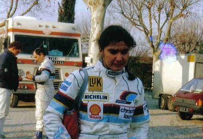 Michèle Mouton
Piloto Oficial Equipo Peugeot Talbot Deutschland.
Corriò el Rally Monte-Carlo de 1986 con el Peugeot 205 Turbo 16, y el Tour de Corse de 1986 con el Peugeot 205 Turbo 16 E2. En ambos Rallys se retirò. El primero por presiòn de aceite y el segundo por caja de cambios.
Palabras clave: Michele_Mouton;Personajes;peugeot;1986