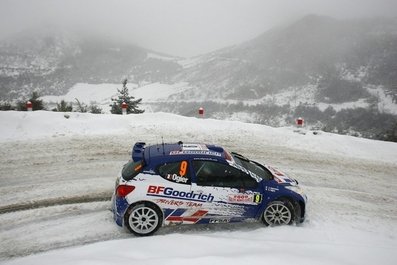 Sébastien Ogier - Julien Ingrassia
77º Rally Monte-Carlo 2009. Peugeot 207 S2000. Clasificado 1º.
Fué el primer año que Monte-Carlo no fué và¡lido para WRC y abriò el Campeonato para el IRC
Palabras clave: Sébastien_Ogier;Julien_Ingrassia;Peugeot;Montecarlo;nieve;2009