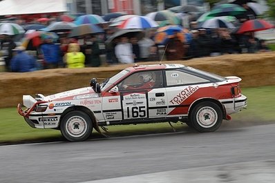 Björn Waldegard
Pilotando en una exibiciòn Pre-Rally, el Toyota Celica GT-4 (ST165) con el que ganò el 38º Safari Rally de 1990.
Palabras clave: Bjorn_Waldegard;Toyota;Célica;GT