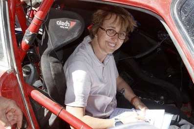 Fabrizia Pons
Copiloto deMichèle Mouton en el Campeonato del Mundo de Rallys. Desde el Rally Portugal de 1981 hasta Lombard RAC Rally de 1984. En 1986 también lo fue en el Tour de Corse a bordo de un Peugeot 205 Turbo 16 E2. En total 34 pruebas mundialistas siendo su fiel copiloto.
Palabras clave: Michele_Mouton;Personajes