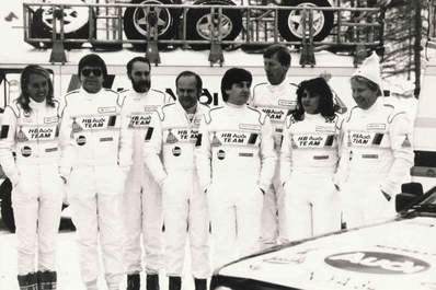 Fabrizia Pons, Bjorn Cederberg, Arne Hertz, Stig Blomqvist, Christian Geistdörfer, Walter Röhrl,Michèle Mouton y Hannu Mikkola
(De izquierda a derecha de la imagen).
Pilotos y copilotos del Equipo Audi Sport para el Campeonato Mundial de Rallys de 1984, pilotando los Audi Quattro A2.
Palabras clave: Michele_Mouton;Personajes;Stig_Blomqvist;Walter_Röhrl;1983