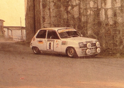 Luís Rodríguez Moya
Esta foto son los comienzos de Luis Moya como copiloto. Renault 5.
Palabras clave: Luis_Moya;Personajes;Renault;