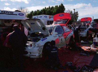 Asistencia Equipo Ford Motor Co Ltd
Carlos Sainz - Luis Moya
27º Rally de Nueva Zelanda 1997. Ford Escort WRC. Clasificado 2º.
El otro Ford Escort WRC de detrà¡s es el de Juha Kankkunen - Juha Repo, clasificado 3º
Palabras clave: ;Luis_Moya;Luis_Moya;Ford;Escort;WRC;Nueva_Zelanda;Asistencias;1997