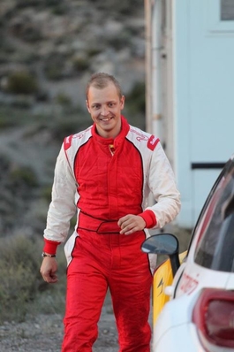 Mikko Hirvonen (Tests Equipo Citröen Total WRT)
Noviembre del 2011
Citröen DS3 WRC
Palabras clave: ;Citroen;DS3;WRC;Personajes;parque_cerrado;Tests;2011